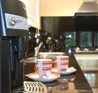 3 Kings B  B - Holiday Find