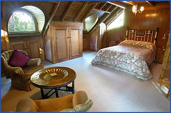 A Camelot Tower And Penthouse - Holiday Find 0