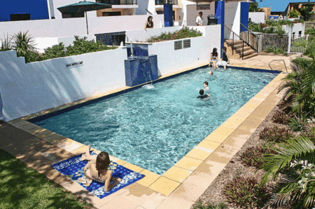 Kacys Bargara Beach Motel - Holiday Find 5