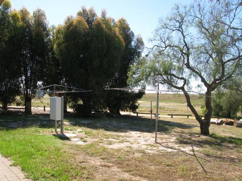 Natimuk Lake Caravan Park - Holiday Find 4