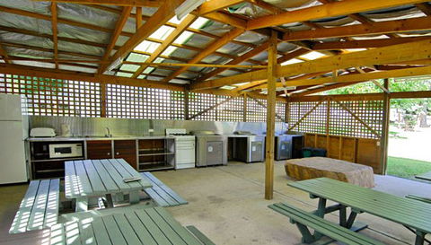 A Wangralea Caravan Park - Holiday Find 1