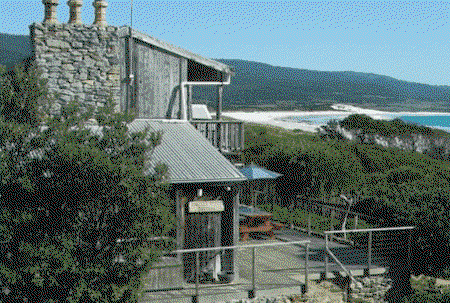 Aurora Beach Cottage - Holiday Find 0