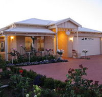 Sussex on Willis Cove Bed and Breakfast - Holiday Find