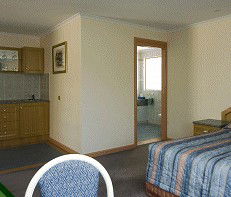 Thunderbird Motel - Holiday Find 1