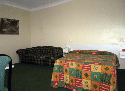 Lakeside Motor Inn - Holiday Find