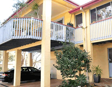 Surfside Retreat - Holiday Find 0