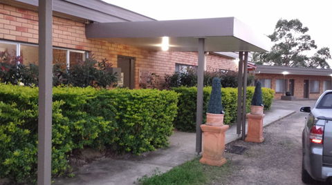 AA Hilldrop Motor Inn - Holiday Find 1