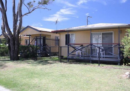 Bongaree Caravan Park - Holiday Find 1