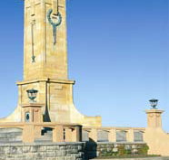 Fremantle War Memorial - Holiday Find