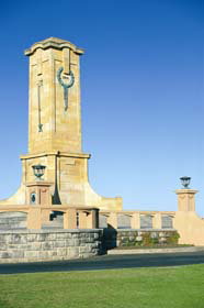 Fremantle War Memorial - Holiday Find 0