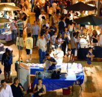 Surfers Paradise Beachfront Markets - Holiday Find