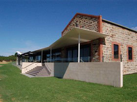 Angove McLaren Vale Vineyards And Cellar Door - Holiday Find 0