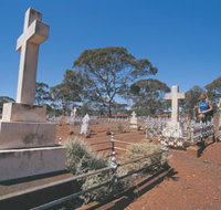 Old Pioneer Cemetery Coolgardie - Holiday Find