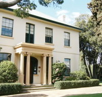 Franklin House - Holiday Find