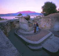 Kangaroo Bluff Historic Site - Holiday Find