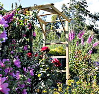 Thelma Retreat Garden and Teahouse - Holiday Find