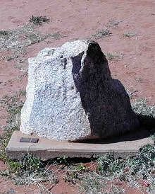 Destructo Monument - Holiday Find 0