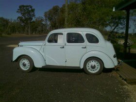 Montys Garage Vintage Car Museum Glenmorgan - Holiday Find 0