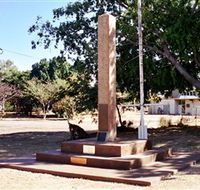 Mount Isa Memorial Cenotaph - Holiday Find
