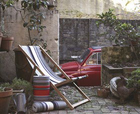 Ici Et La - Holiday Find 0