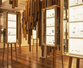 E.g.etal: Contemporary Jewellery And Objects - Holiday Find 0