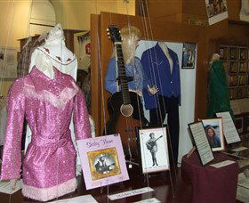 Australian Country Music Hall Of Fame - Holiday Find 2