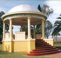 Kingaroy Soldiers Memorial Rotunda - Holiday Find