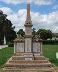 Boer War Memorial And Park, Allora - Holiday Find 0
