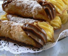 Market In The Mountains - Holiday Find 0