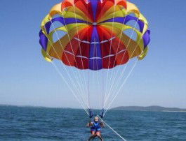 Port Stephens Parasailing - Holiday Find 2