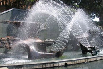 Newcastle Art Gallery - Holiday Find 0