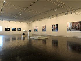 Hugo Michell Gallery - Holiday Find 1