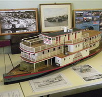 Wentworth Model Paddlesteamer Display - Holiday Find