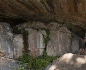 Nanguluwur Rock Art Site And Walk - Holiday Find 1