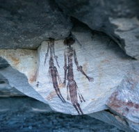 Gyorn Gyorn Bradshaw Paintings - Holiday Find