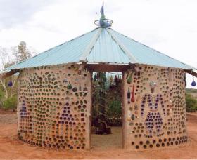 Aladdins Cave Bottlehouse - Holiday Find 0