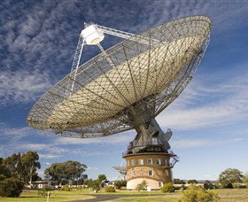 CSIRO Parkes Radio Telescope - Holiday Find 0