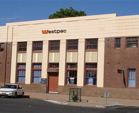 Moree Heritage And Art Deco Guided Walk - Holiday Find 2