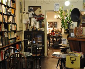The Known World Bookshop & Boutique City Apartment - Holiday Find 2