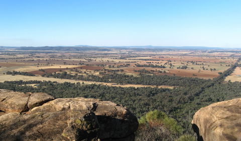 Basin Gully To Eualdrie Lookout Track - Holiday Find 0