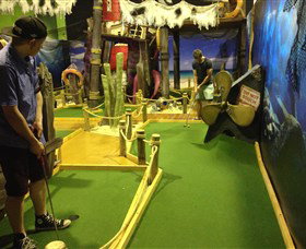 Mega Mini Golf - Holiday Find 6
