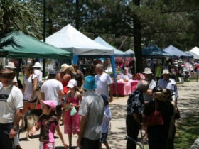 Coolangatta Art And Craft Markets - Holiday Find 3