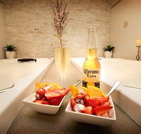 Aqua Vitae Day Spa - Holiday Find