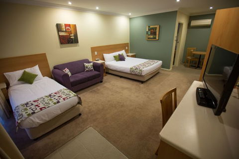 Ibis Styles Orange - Holiday Find 0