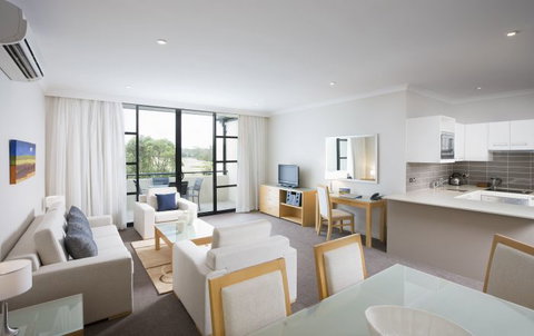 Mercure Kooindah Waters Central Coast - Holiday Find 3