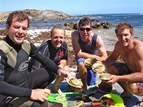 Goin' Off Safaris - Holiday Find 14