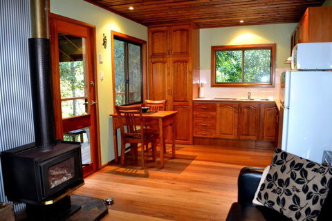 Waterfall Hideout-Rainforest Cabin For Couples - Holiday Find 2