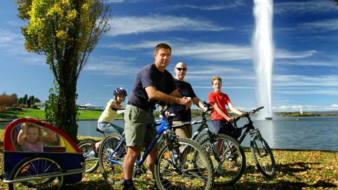 Lake Burley Griffin - Holiday Find 0