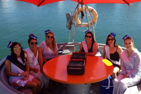 Self-Drive BBQ Boat Hire Mandurah - Group Of 7 - 10 People - Holiday Find 3