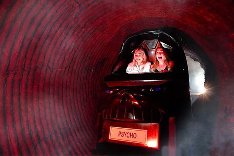 Dracula\'s Cabaret - Gold Coast - Holiday Find 7